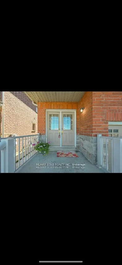 4 bedroom house in brampton upper level Image# 2