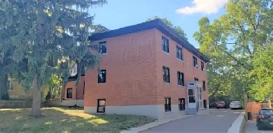 BRAND NEW 1 Bedroom - PRIME LOCATION - Large & Bright Image# 1