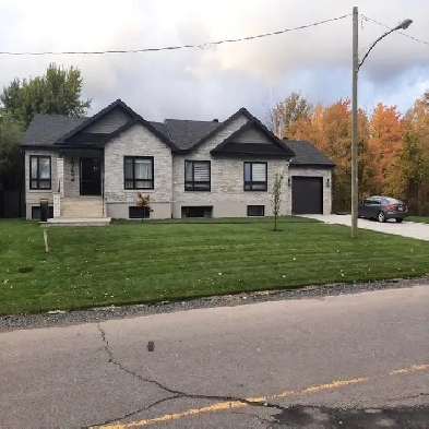 3 1/2 CARIGNAN ENTRÉE INDÉPENDANTE Image# 1