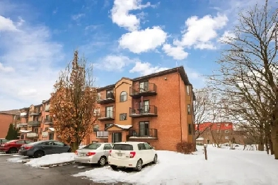Grand 4-1/2 aires ouvertes style condo a loué a Boucherville$1, Image# 1
