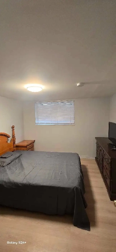 Location chambre tout inclus 700$ Image# 4