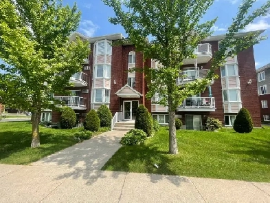 Condo 4.1/2 a Louer / 4.1/2 Condo for rent Image# 1