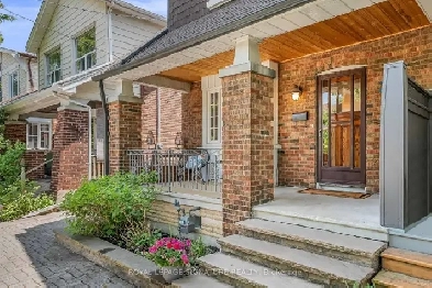 Amazing Danforth 2 story move-in ready home Image# 12