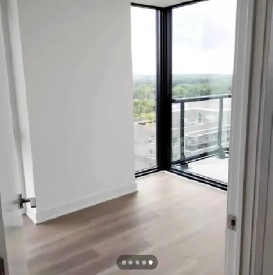 condo unit available in high building in Mississauga near squar Image# 1
