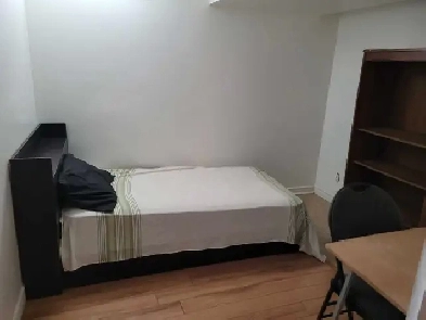 Room for Rent, Scarborough, Can rent ASAP Image# 1