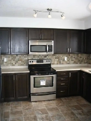 3 bed 1.5 bath, 2 storey stacked townhome, 1440 sq.ft, Kitchener Image# 1