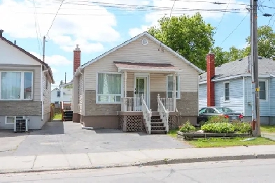 Cozy Bungalow in the Donovan Image# 4