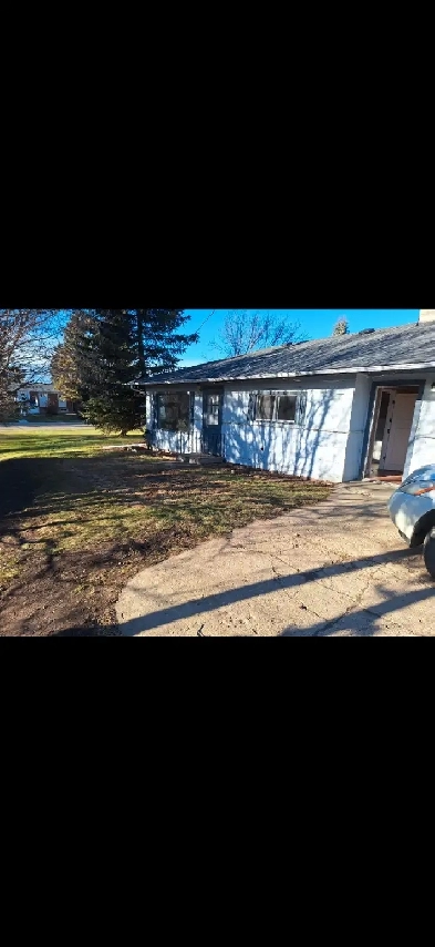 2 bedroom house with attached single car garage for rent in Inni Image# 1