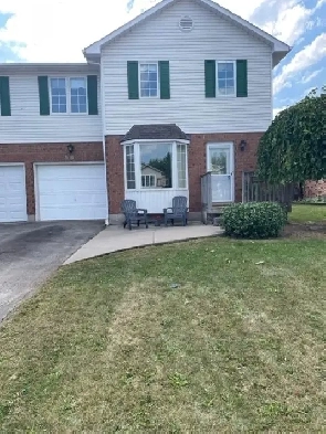 Large 4 Bedroom Semi for sale - Beamsville Image# 1