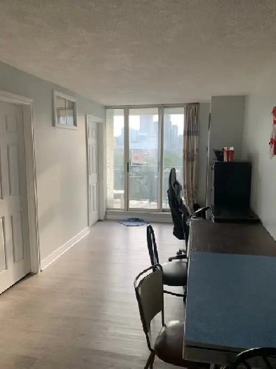 Chinatown center: A nice room to rent Image# 4
