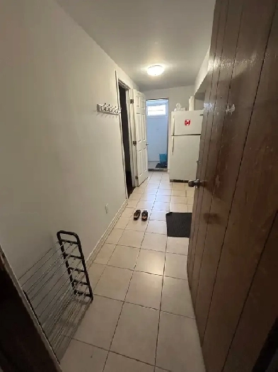 1 BEDROOM BASEMENT UNIT FOR RENT Image# 3