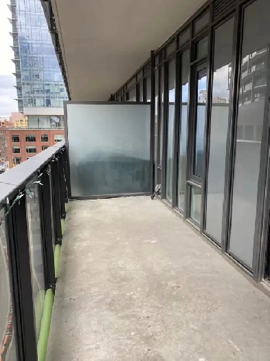 Toronto Downtown one bedroom plus Den condo for rent Image# 3
