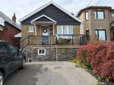 Main florr of 2 Bed 1 Bath Bongalow @ Dufferin & Eglinton Image# 4