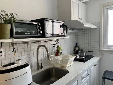 Leslie & Finch 2 bedrooms house separate entrance apartment Image# 5