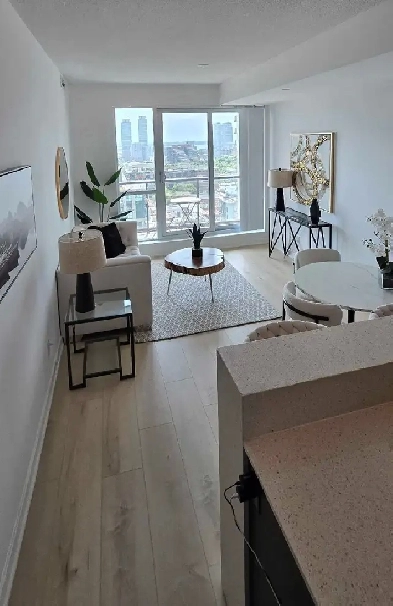 Modern & Spacious CONDO with  2 Bdrms on Dundas & Sumach Image# 4