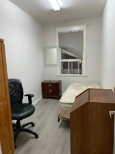 700/m room for rent next to subway and shopping centre including Image# 2