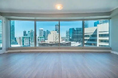 1820 sqft newly renovated condo nearby Union Station Image# 7