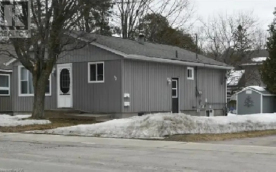 2 Bedroom   den - main level apartment in town Parry Sound Image# 1