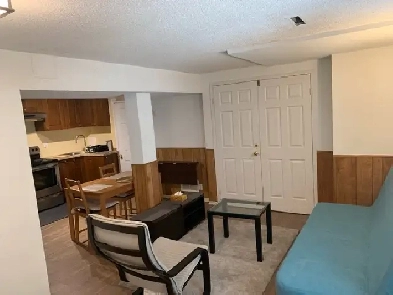 one bedroom apartament next to Square One Image# 1