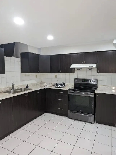 Eglinton and Mclaughlin Basement for rent/SEPT 1, 2025 Image# 1