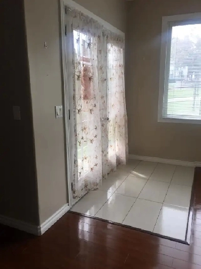 3 Bedroom - Walkout Bsmt NW Image# 8