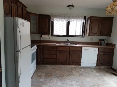 All Inclusive upper level 2 bed house Quiet Area Image# 1