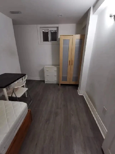 North York Nice Room looking for Gentleman Image# 1