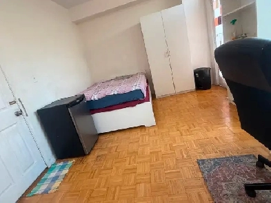 Room for rent at York University Village Image# 1