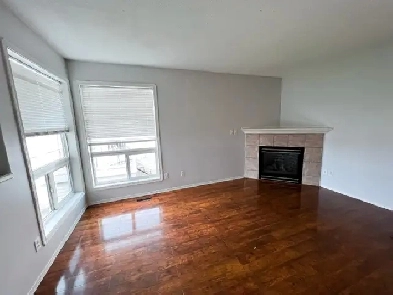 Beautiful 2 Bedroom   2 Bathroom Legal Upper Suite for Rent Image# 1