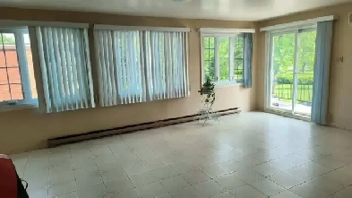 GRAND 5 1/2 A LOUER Image# 1