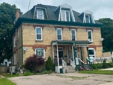 Preston Area 3 1 Bed Apartment for Rent - Upper 2nd & 3rd Level Image# 4