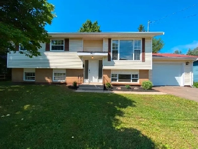 Large 2 Bdrm, 1 Bath Apt for Rent in Great Mid C'Town by UPEI Image# 7