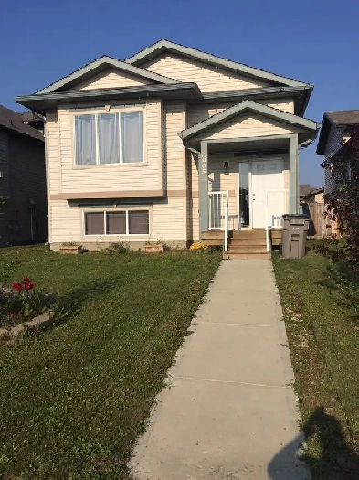 4 Bed 2 Bath Home in Pinnacle West Available Now! Image# 4