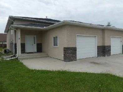 2 Bed, 1 Bath Home in La Broquerie Image# 1