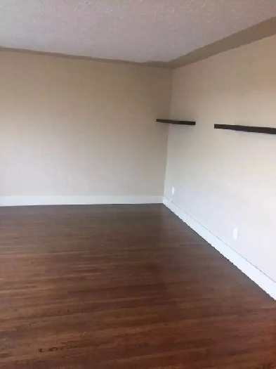 3 BEDROOM MAIN ACROSS WESTBROOK MALL Image# 5