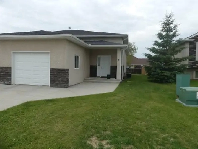 2 Bed, 1 Bath Home in La Broquerie Image# 1