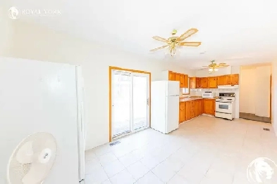 3 Bed Room - Oshawa house for rental Image# 2