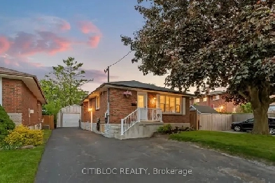 Move in Ready 3 2 BR Legal Duplex Bungalow in Oshawa for Sale! Image# 1