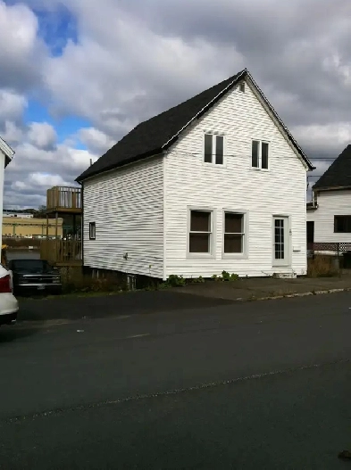 103 Riverview #1- 2BR West, Bottom Floor, Water Views, Backyard Image# 1