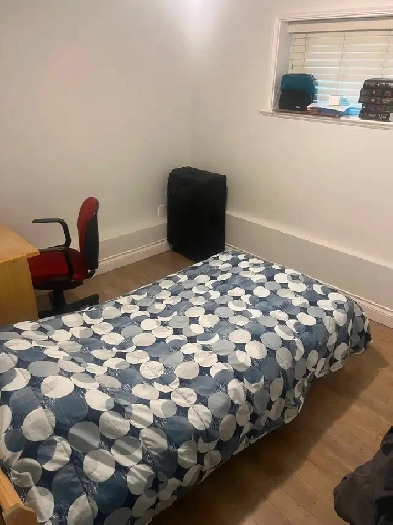 $820 Douglas Park House Private Furnished Room Image# 10