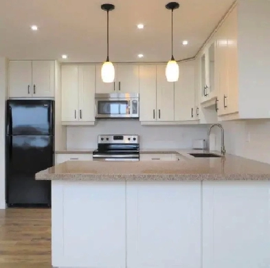 BEAUTIFULLY RENOVATED BRIGHT 2 BEDROOM APARTMENT - 2nd Floor Image# 9