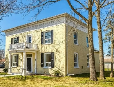 Under 500K, 2,190 SqFt Century Home for Sale 30 Min to Hamilton Image# 1