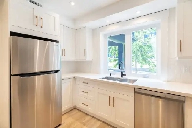 3 Bed - 1.5 Bath, Apartment in a House for Rent, Toronto - $3750 Image# 6