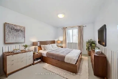 U of G Student Home For Rent Image# 3