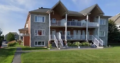Grand Condo 3 1/2 à louer Image# 3
