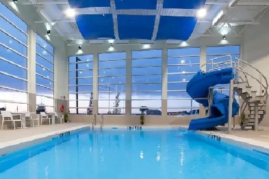 Premier Franchise Motel in Active City Image# 2