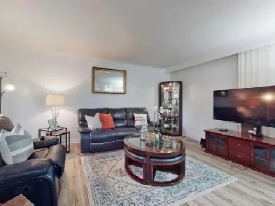 MAIN FLOOR ROOM FOR A COUPLE/TWO PERSONS Image# 3