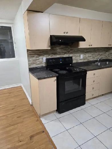 2 bdrm bsmt, $1650, Brampton, 4 adults, july 1 Image# 3