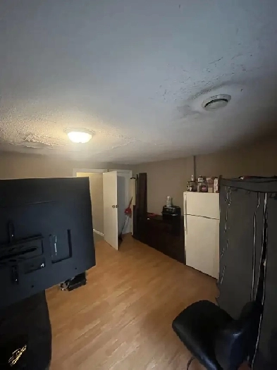 Basement room for rent August 1st Image# 6