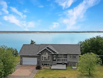 Lakefront House on Jackfish Lake- West Facing with Sunset Views Image# 7